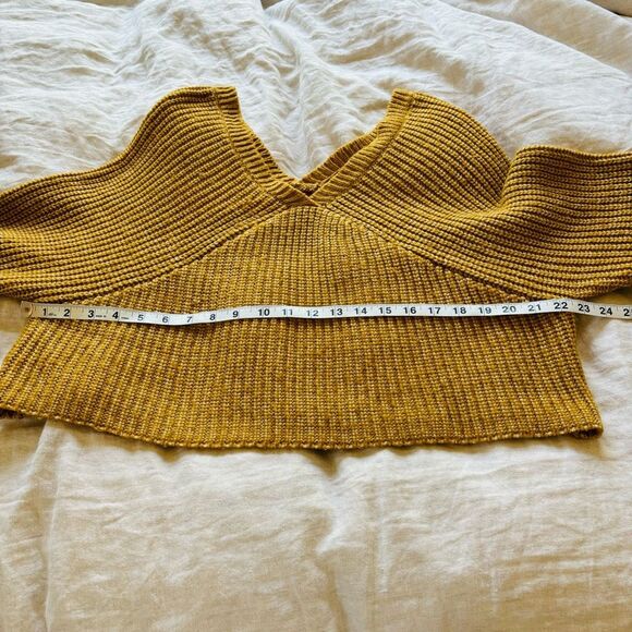 Arizona NWOT v neck v back dolman sleeve slouch sweater in M mustard yellow - Picture 8 of 9